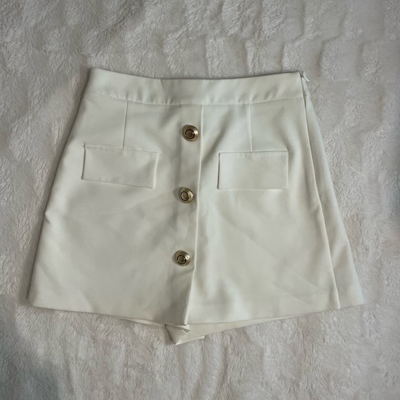 ZARA GOLD BUTTON SKORT - Picture 3 of 5